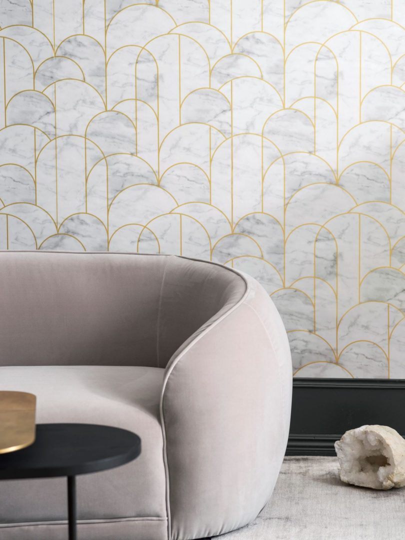 Arch wallpaper- marble effect with Art Deco pattern