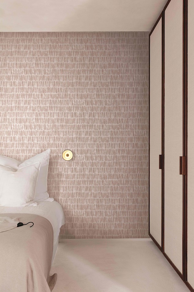 Masureel Erosio Shell wallpaper in a bedroom